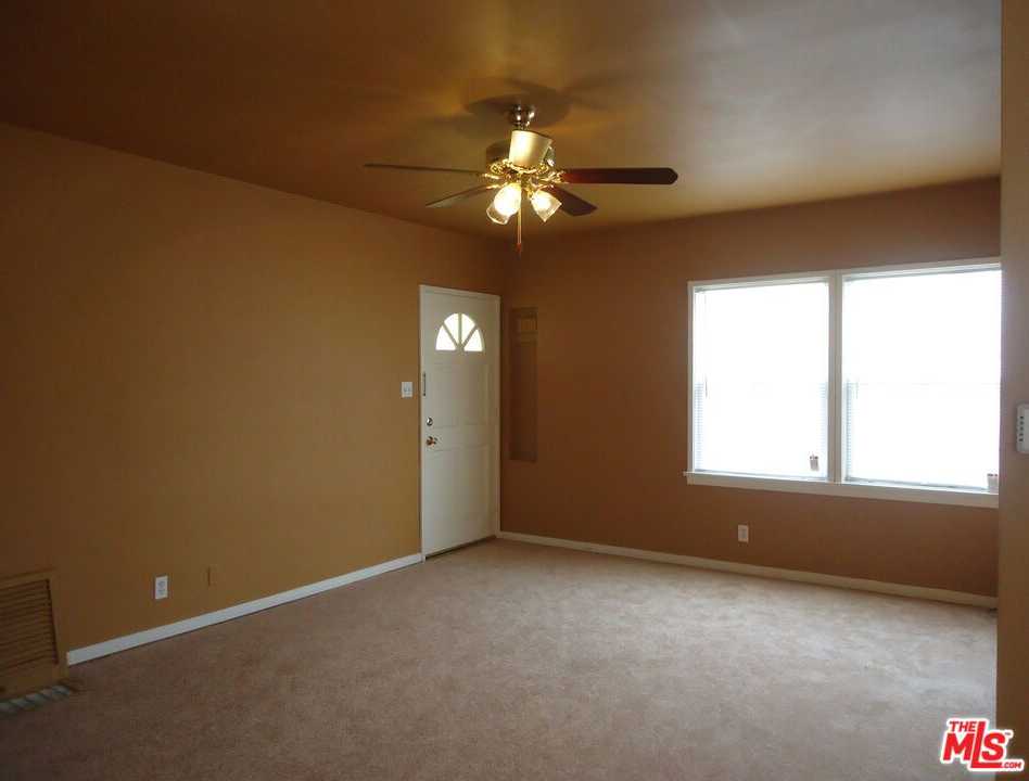 photo 2: 8464 BYRD Avenue, Inglewood CA 90305