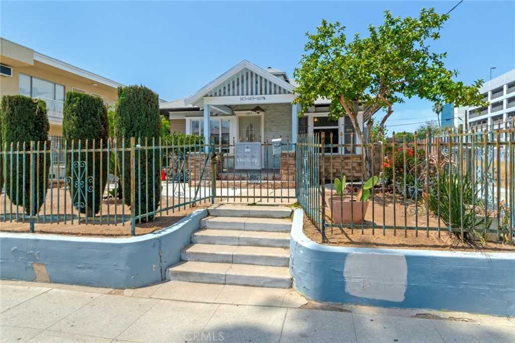 photo 3: 1417 N Kenmore Avenue, Los Angeles CA 90027