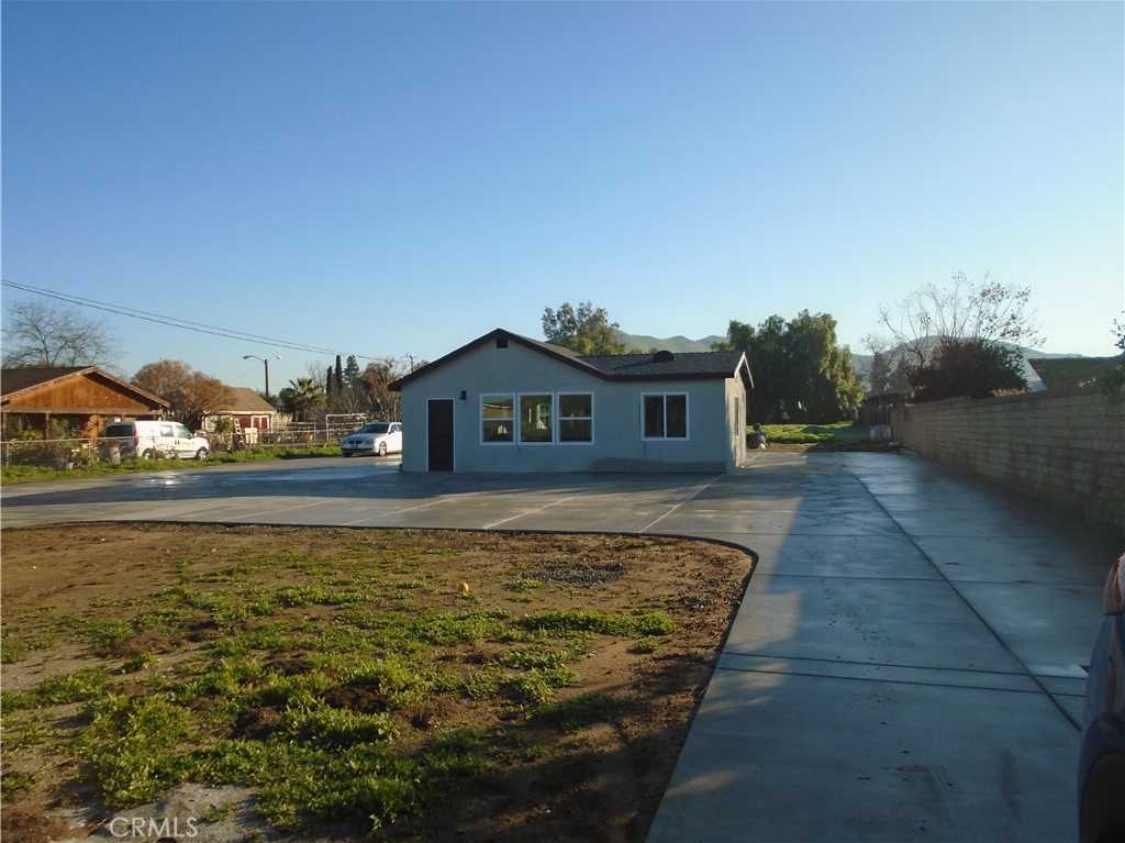 photo 2: 4077 Temescal Avenue, Norco CA 92860