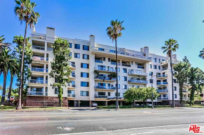 photo 1: 4460 Wilshire Boulevard Unit 501, Los Angeles CA 90010