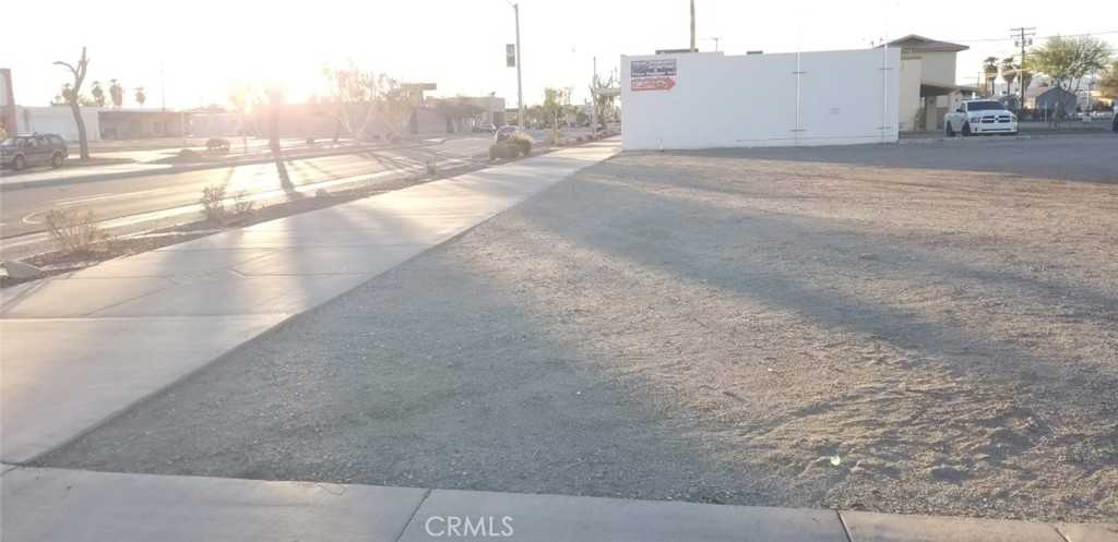 photo 3: 249 Hobson Way, Blythe CA 92225