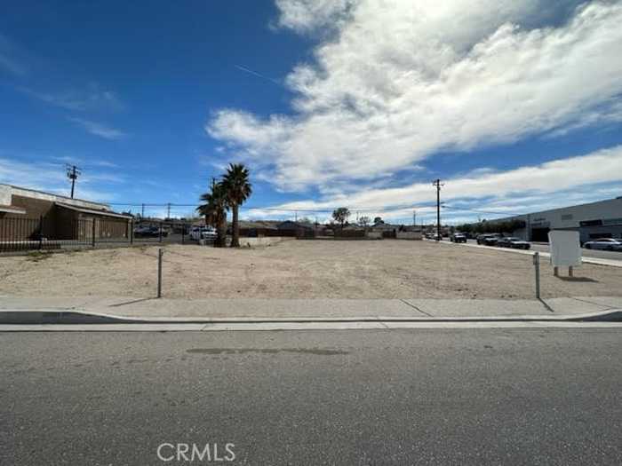 photo 2: 970 W Main Street, Barstow CA 92311