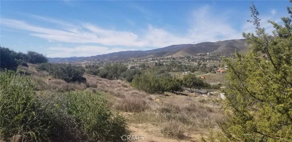 photo 2: Sierra Highway, Agua Dulce CA 91350