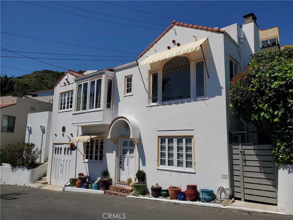 photo 1: 324 Las Lomas Road, Avalon CA 90704