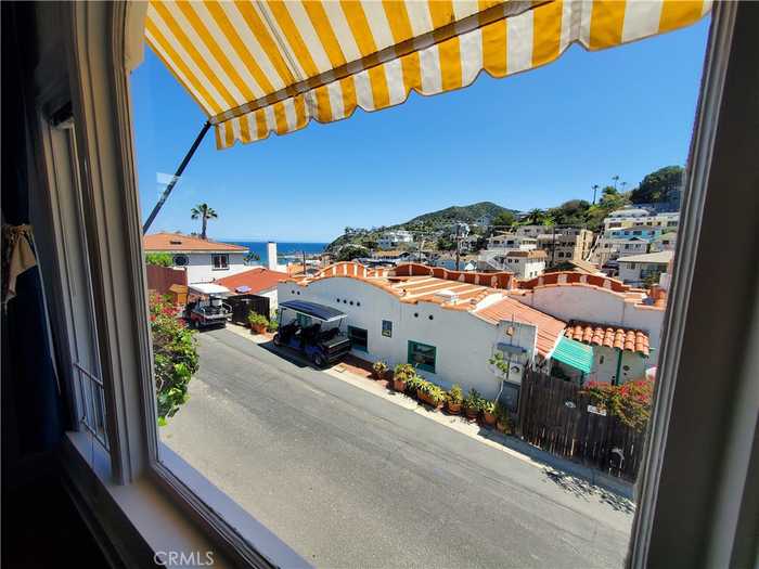 photo 1: 324 Las Lomas Road, Avalon CA 90704