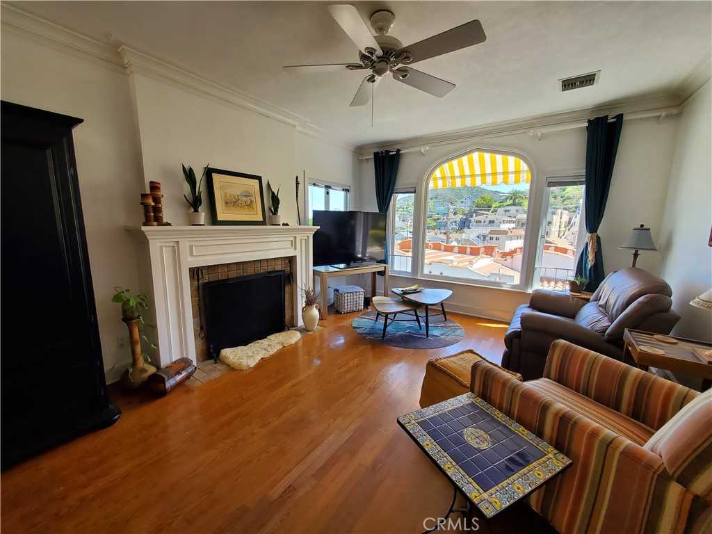 photo 3: 324 Las Lomas Road, Avalon CA 90704