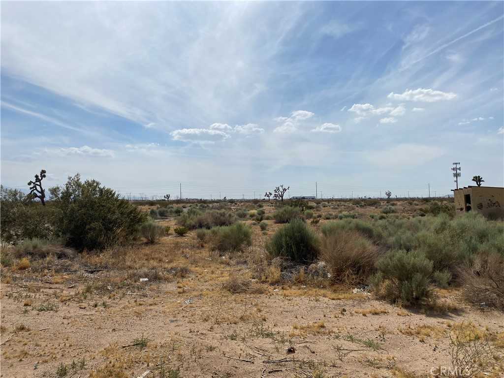 photo 2: 17262 Adelanto Road, Adelanto CA 92301