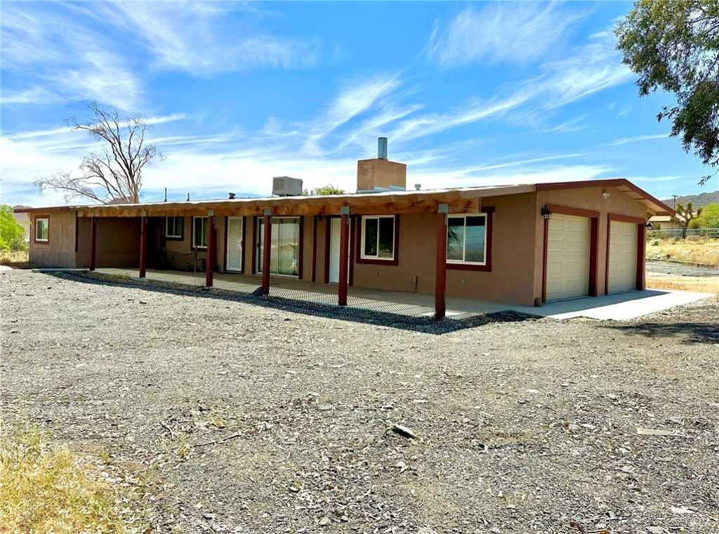 photo 2: 61375 Latham Trail, Joshua Tree CA 92252