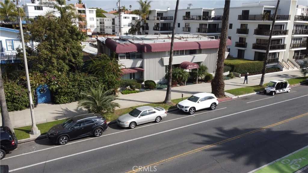 photo 3: 825 Ocean Avenue, Santa Monica CA 90403