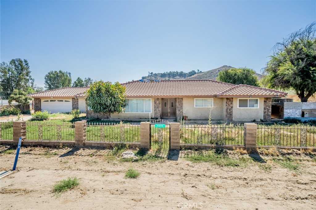 photo 1: 11273 Alder Avenue, Bloomington CA 92316