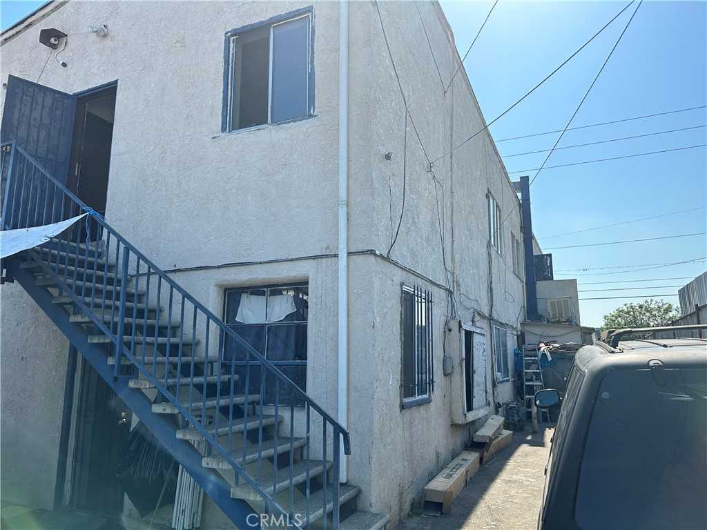 photo 2: 6524 S Central Avenue, Los Angeles CA 90001