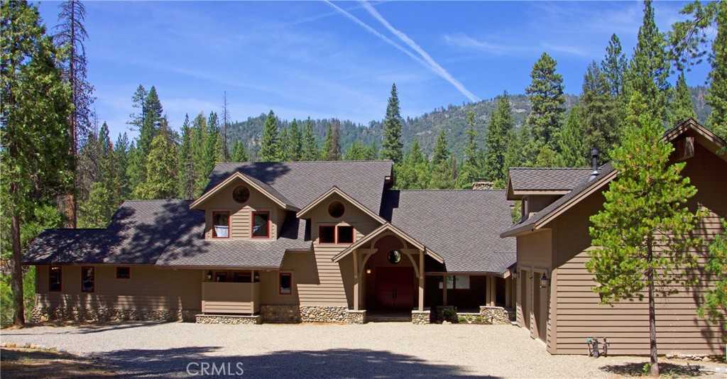 photo 1: 7899 Forest Drive, Yosemite CA 95389