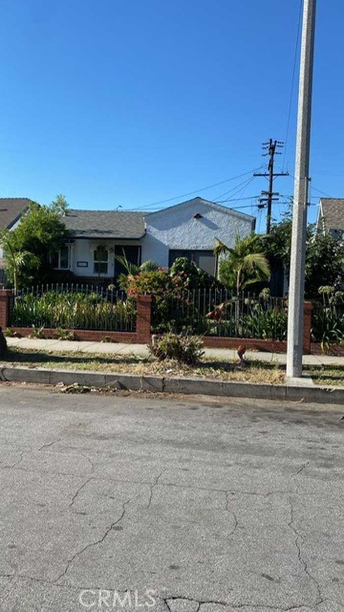 photo 1: 543 W Olive Street, Inglewood CA 90301