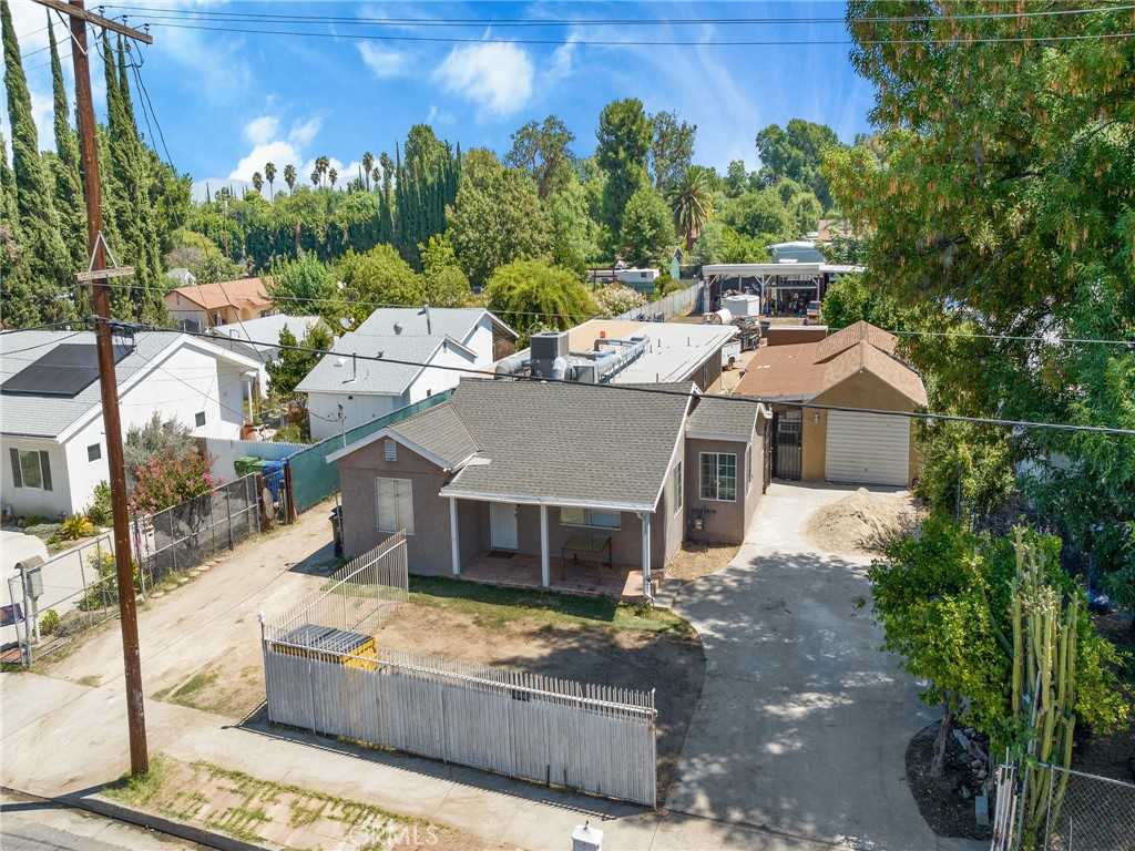 photo 1: 7924 Tampa Avenue, Reseda CA 91335