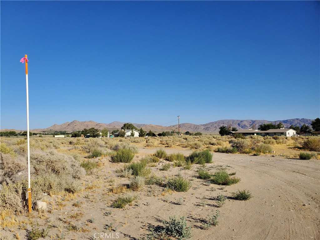 photo 2: 10600 Oracle Road, Lucerne Valley CA 92356