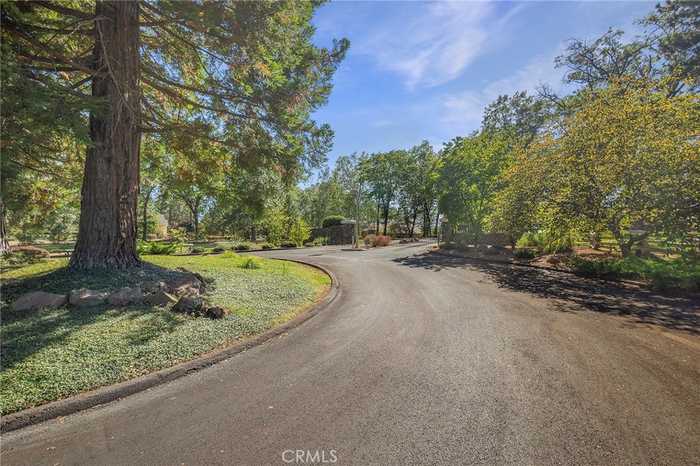 photo 2: 15015 Woodland Park Drive, Forest Ranch CA 95942