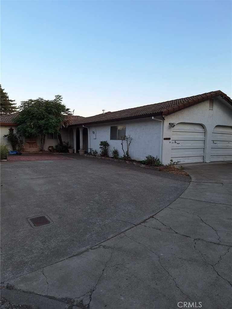 photo 1: 7392 Anchor Drive, Clearlake CA 95422