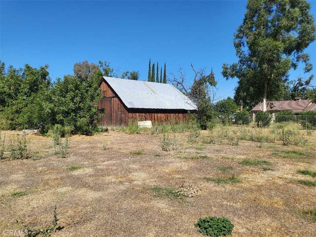 photo 1: 6060 AMADOR, Corning CA 96021