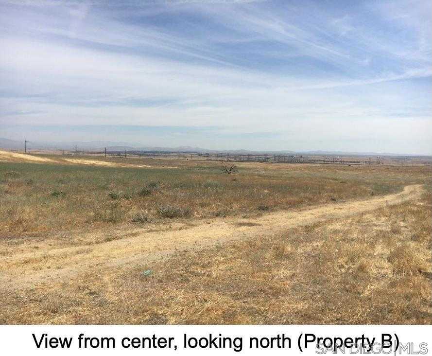 photo 1: 105 W, Lancaster CA 93536