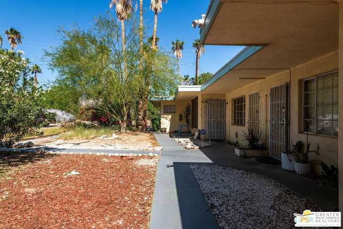 photo 2: 330 W Mariscal Road, Palm Springs CA 92262