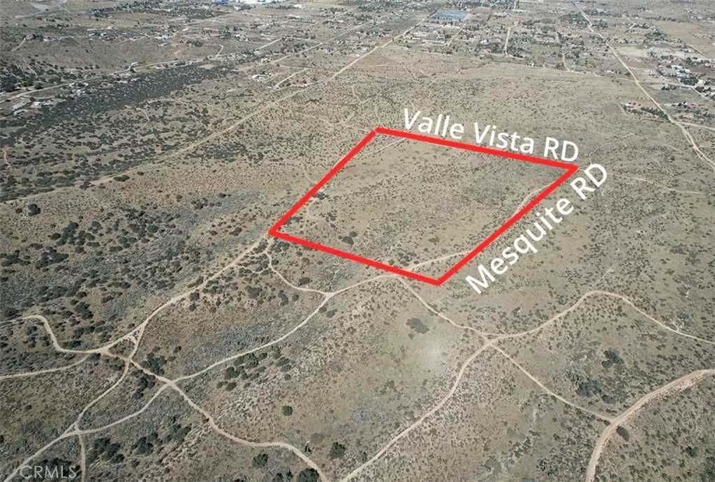 photo 3: Valle Vista Rd, Phelan CA 92371