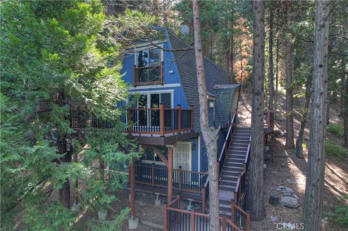 photo 1: 24091 Lakeview Drive, Crestline CA 92325