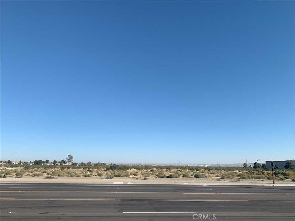 photo 2: Palmdale Road, Adelanto CA 92301