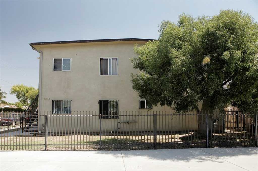 photo 2: 9004 S San Pedro Street, Los Angeles CA 90003