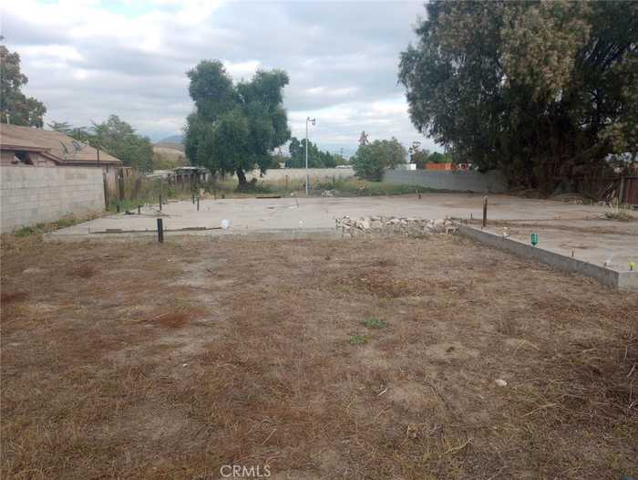 photo 2: 2959 N State Street, San Bernardino CA 92407