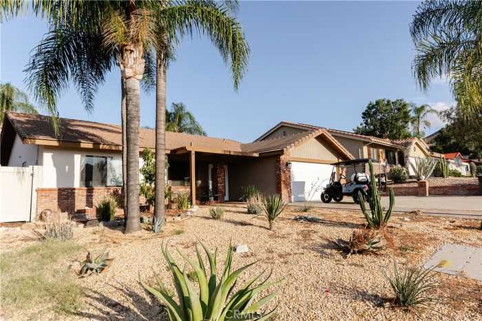 photo 1: 30430 Cinnamon Teal Drive, Canyon Lake CA 92587