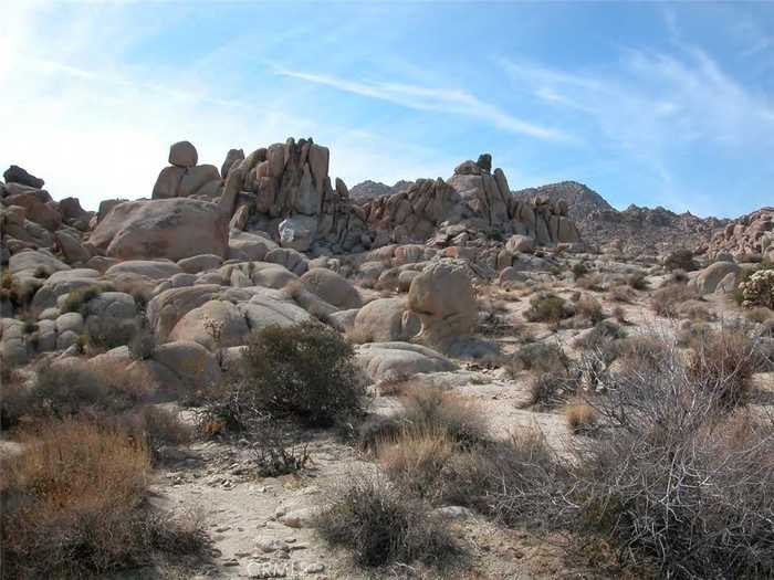 photo 2: 9 Stoney Crest Road, Joshua Tree CA 92252