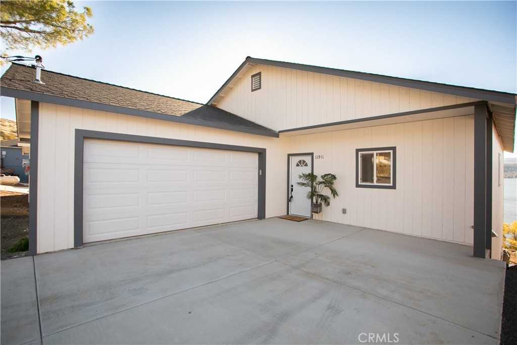 photo 1: 11911 Lakeshore Drive, Clearlake CA 95422