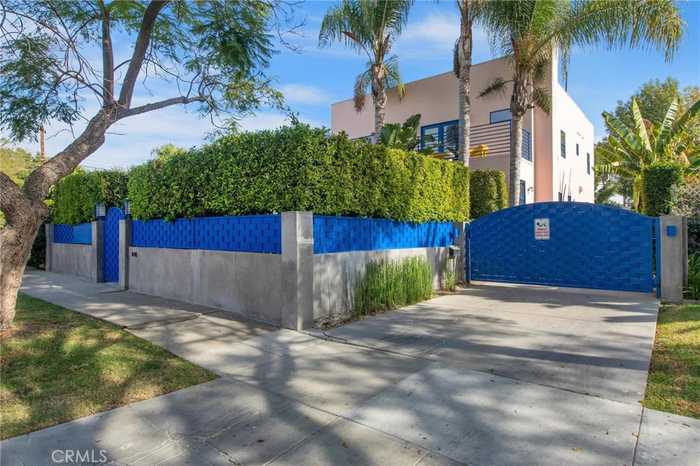 photo 1: 848 N Las Palmas Avenue, Los Angeles CA 90038