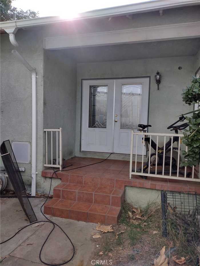 photo 2: 19106 Cantara Street, Reseda CA 91335