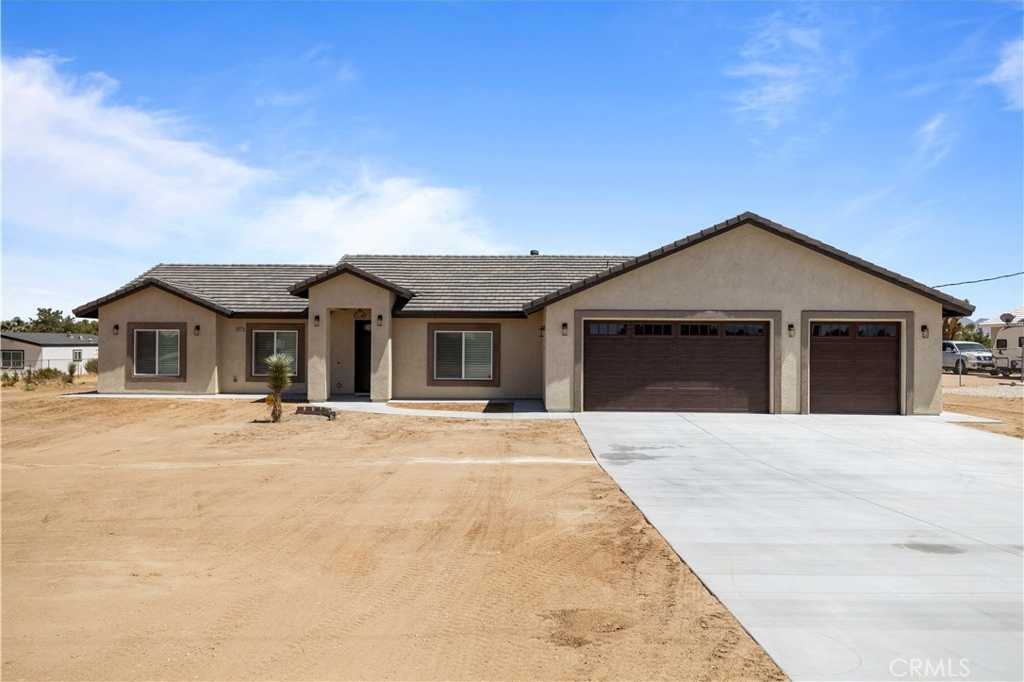 photo 3: 11215 Hawthorne Avenue, Hesperia CA 92345