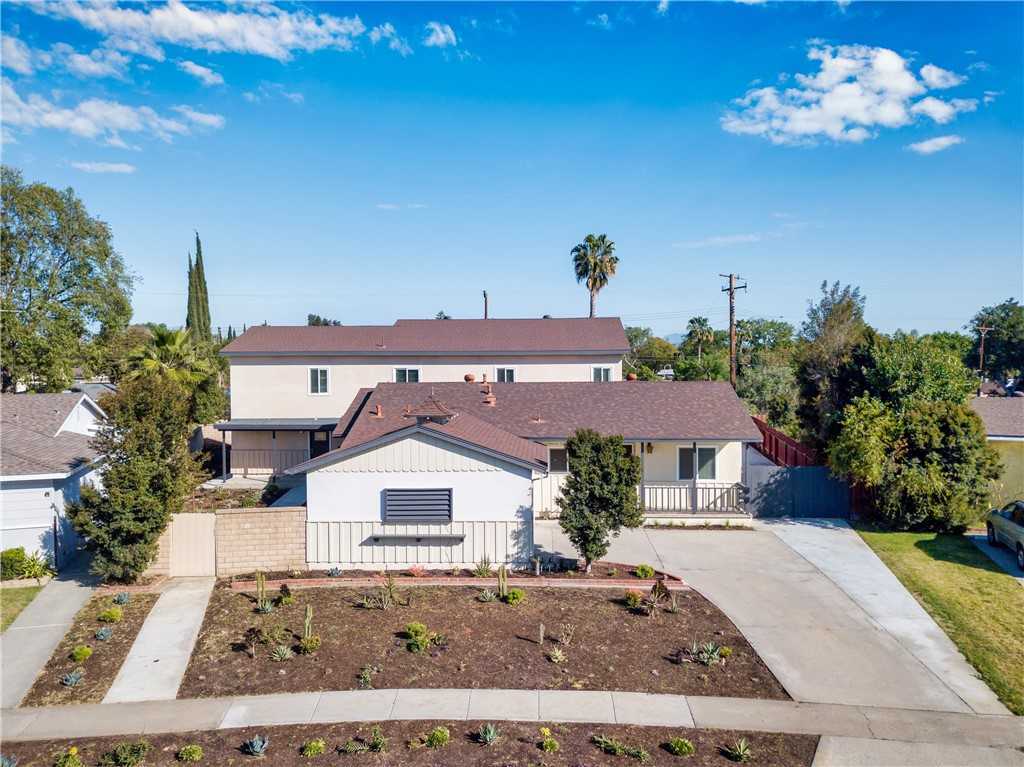 photo 3: 1626 Riverside Drive, Fullerton CA 92831