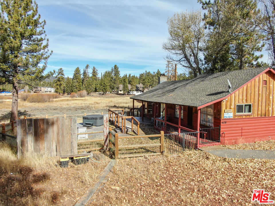 photo 3: 628 Bayview Road, Big Bear CA 92315