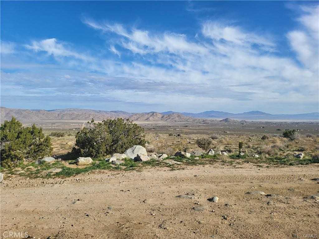 photo 1: Powerline Rd, Lucerne Valley CA 92356