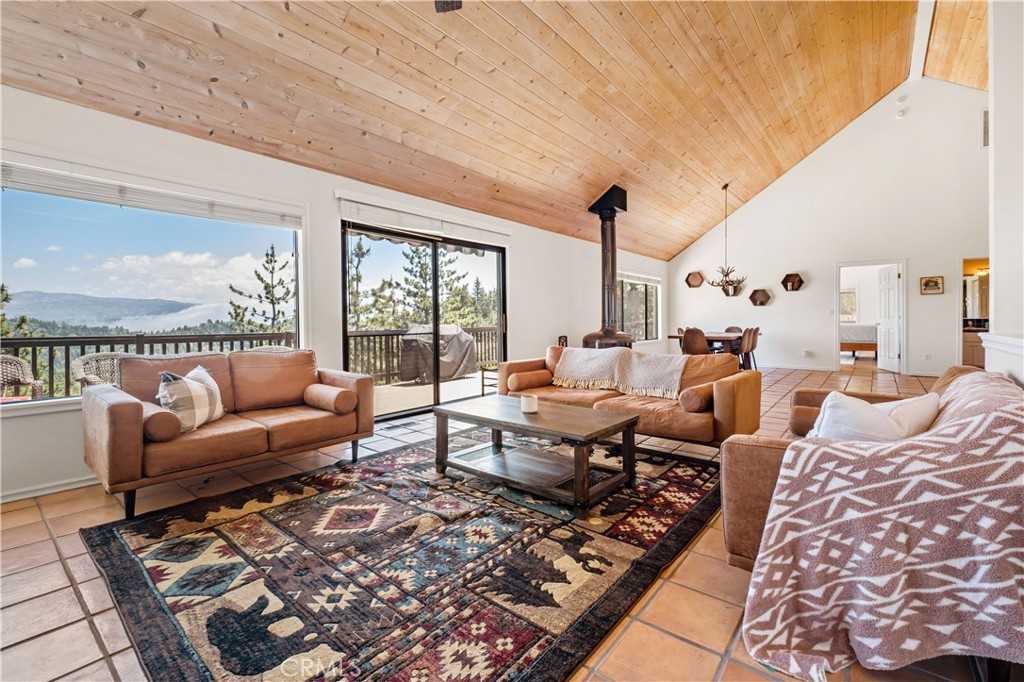 photo 3: 26150 Walnut Hills Drive, Lake Arrowhead CA 92352