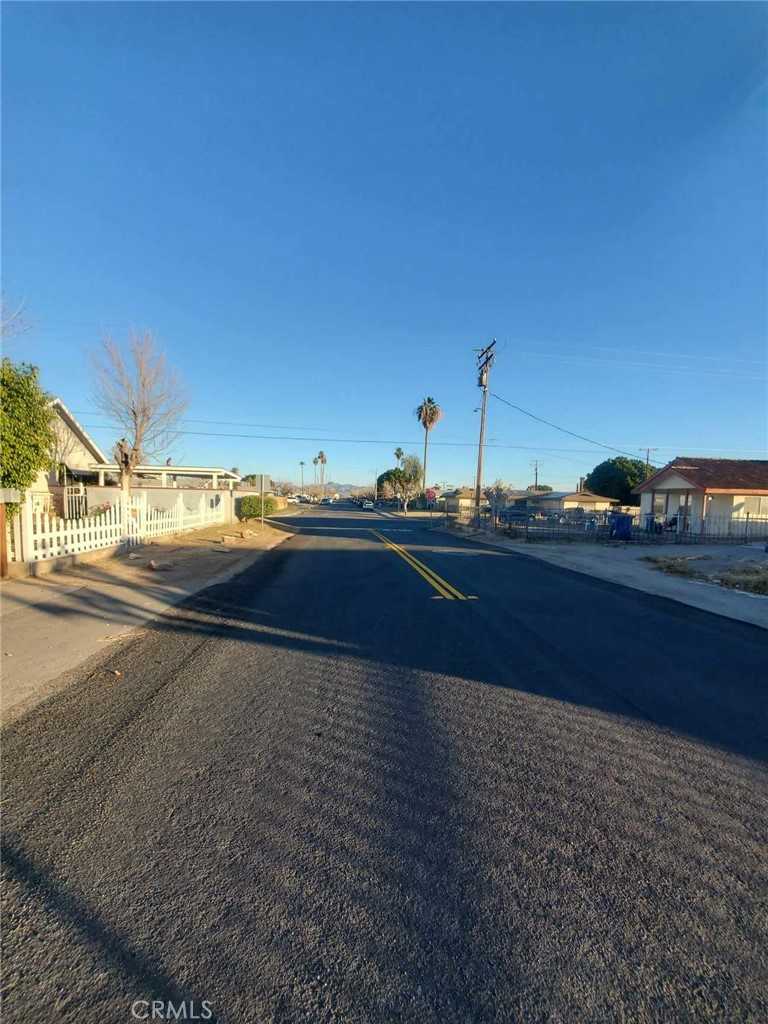 photo 3: 285 N Acacia Street, Blythe CA 92225