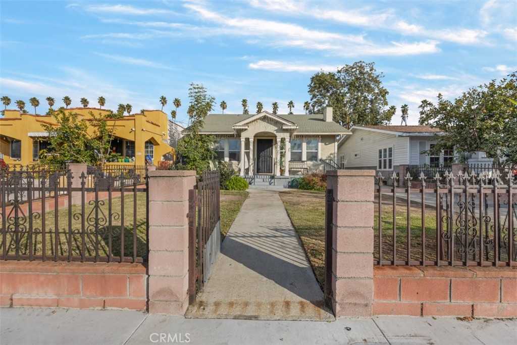 photo 1: 4504 Arlington Avenue, Los Angeles CA 90043