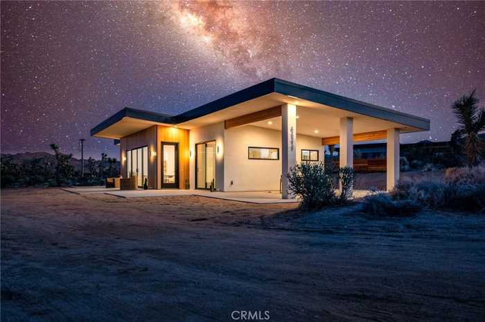 photo 2: 6689 Saddleback Road, Joshua Tree CA 92252