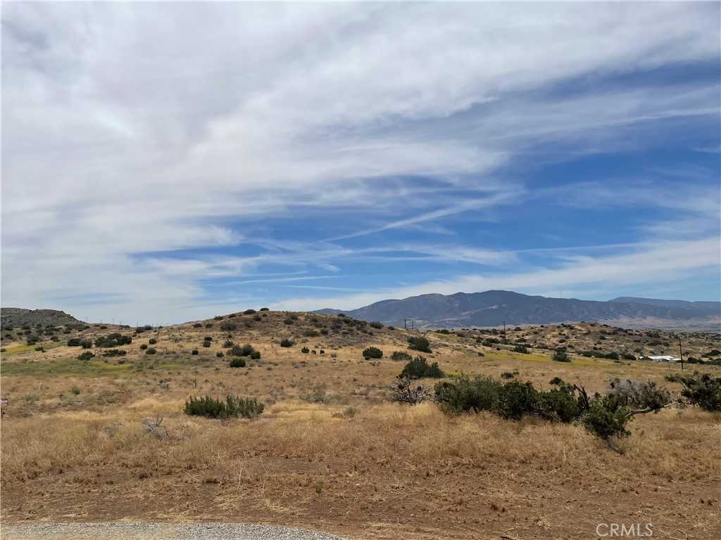 photo 1: Valley Blvd, Tehachapi CA 93561