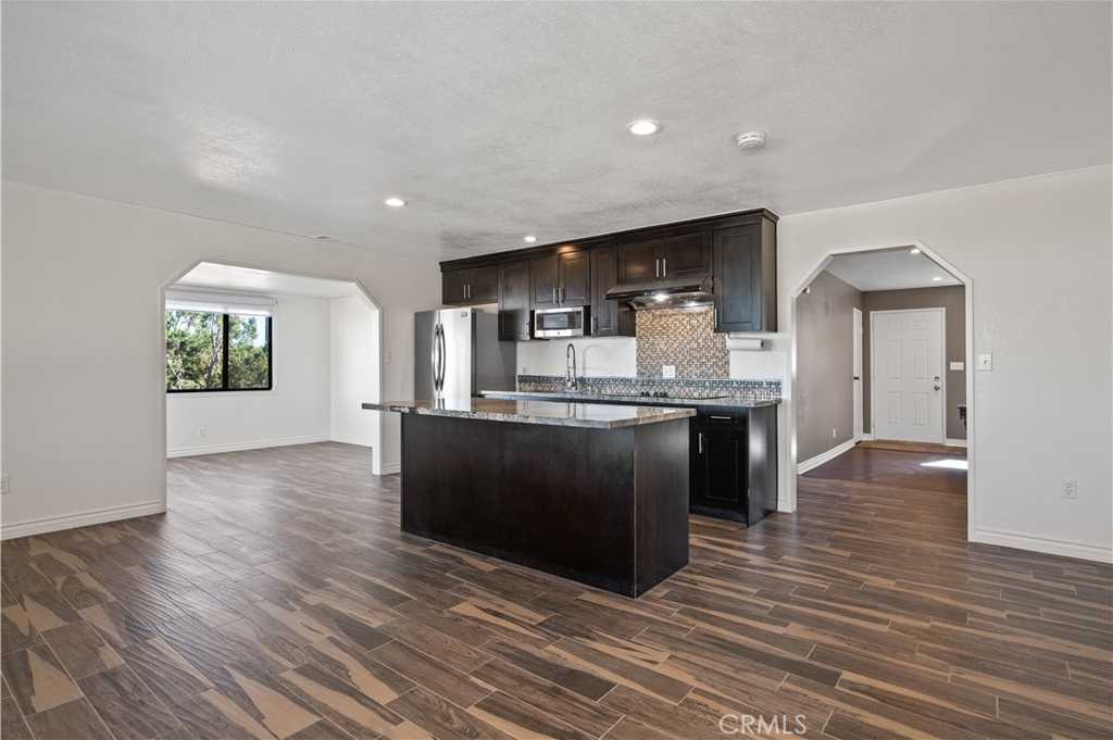 photo 2: 3100 Silver Ridge Drive, Pinon Hills CA 92372