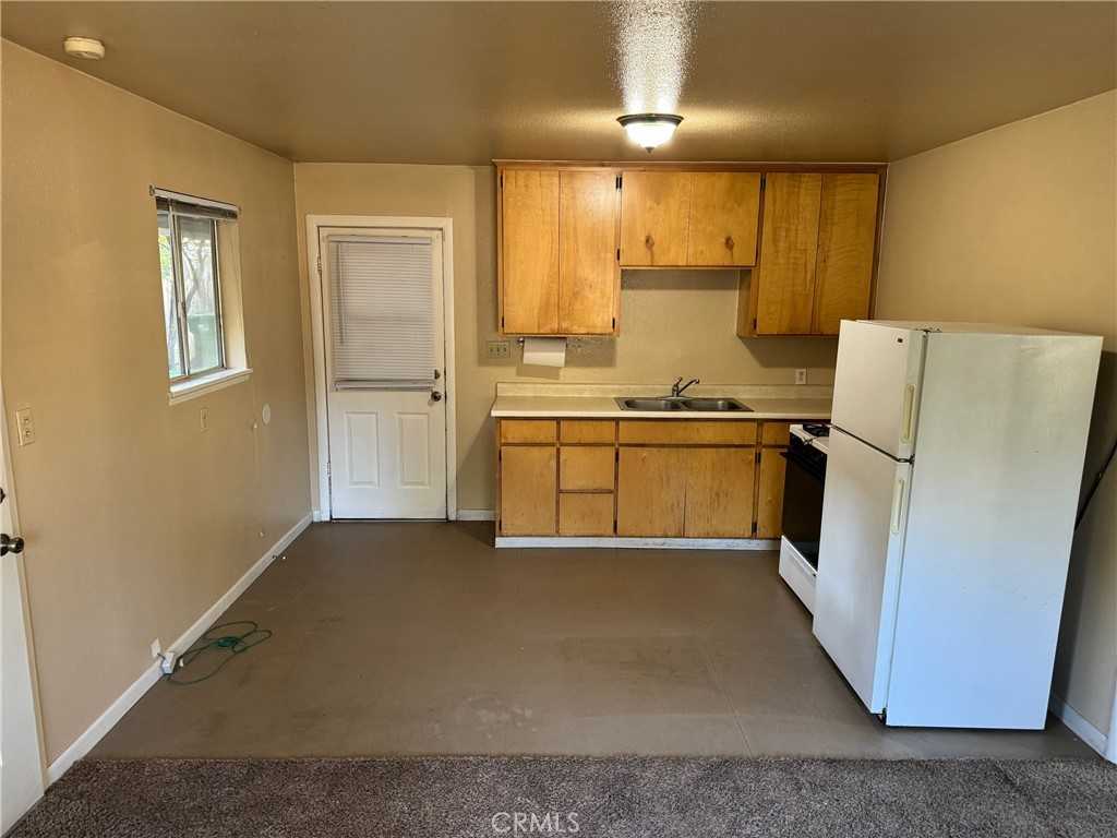 photo 3: 1425 W 7th Street, Chico CA 95928