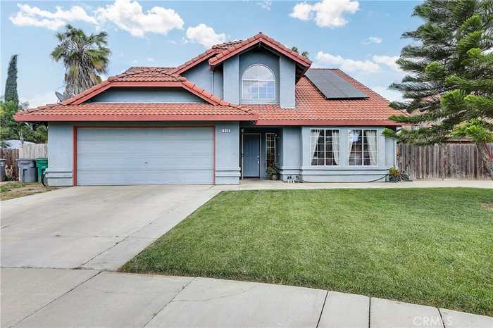 photo 1: 816 Madera Court, Los Banos CA 93635