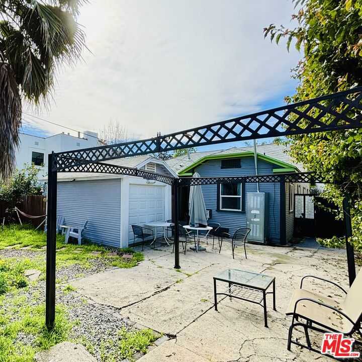 photo 3: 800 N Hobart Boulevard, Los Angeles CA 90029