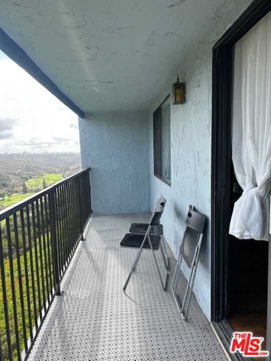 photo 3: 2991 Cowley Way Unit 71, San Diego CA 92117