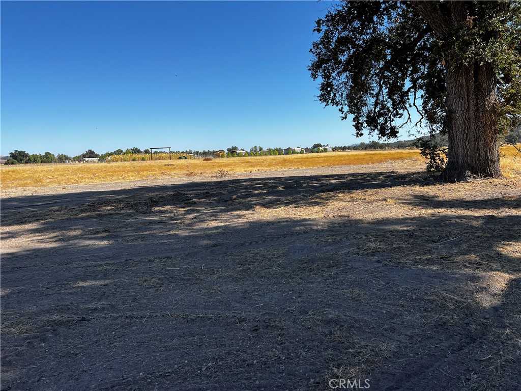 photo 1: 68222 Interlake Road, Bradley CA 93426