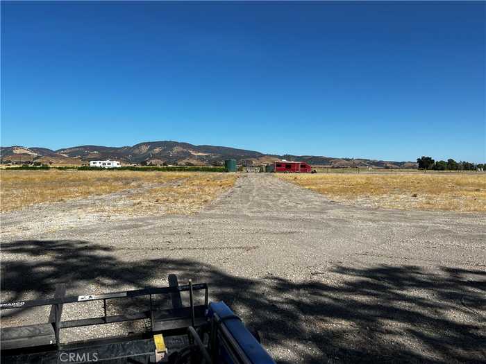 photo 2: 68222 Interlake Road, Bradley CA 93426